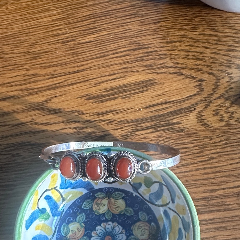 Chic Silver Bracelet with Red Accents
